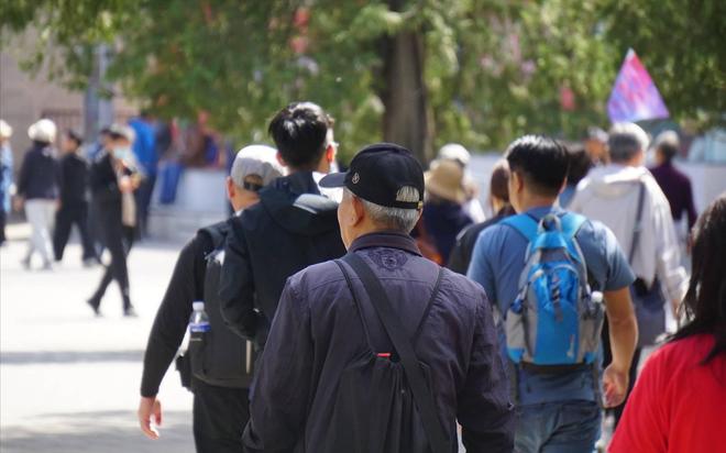 记者:字母的下家锁定在热火和凯尔特人之间,预计本周有结果