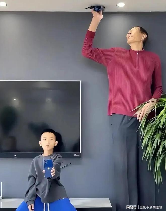 富保罗：若上赛季西部首轮湖人惨败火箭，詹姆斯可能已经退役